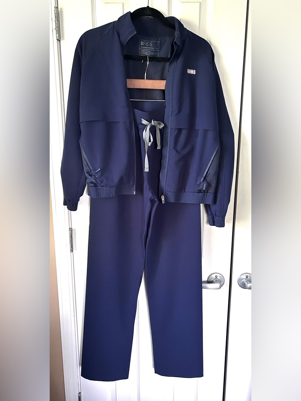 FIGS Technical Collection Slim Scrub Set Navy XS Jacket & Pants